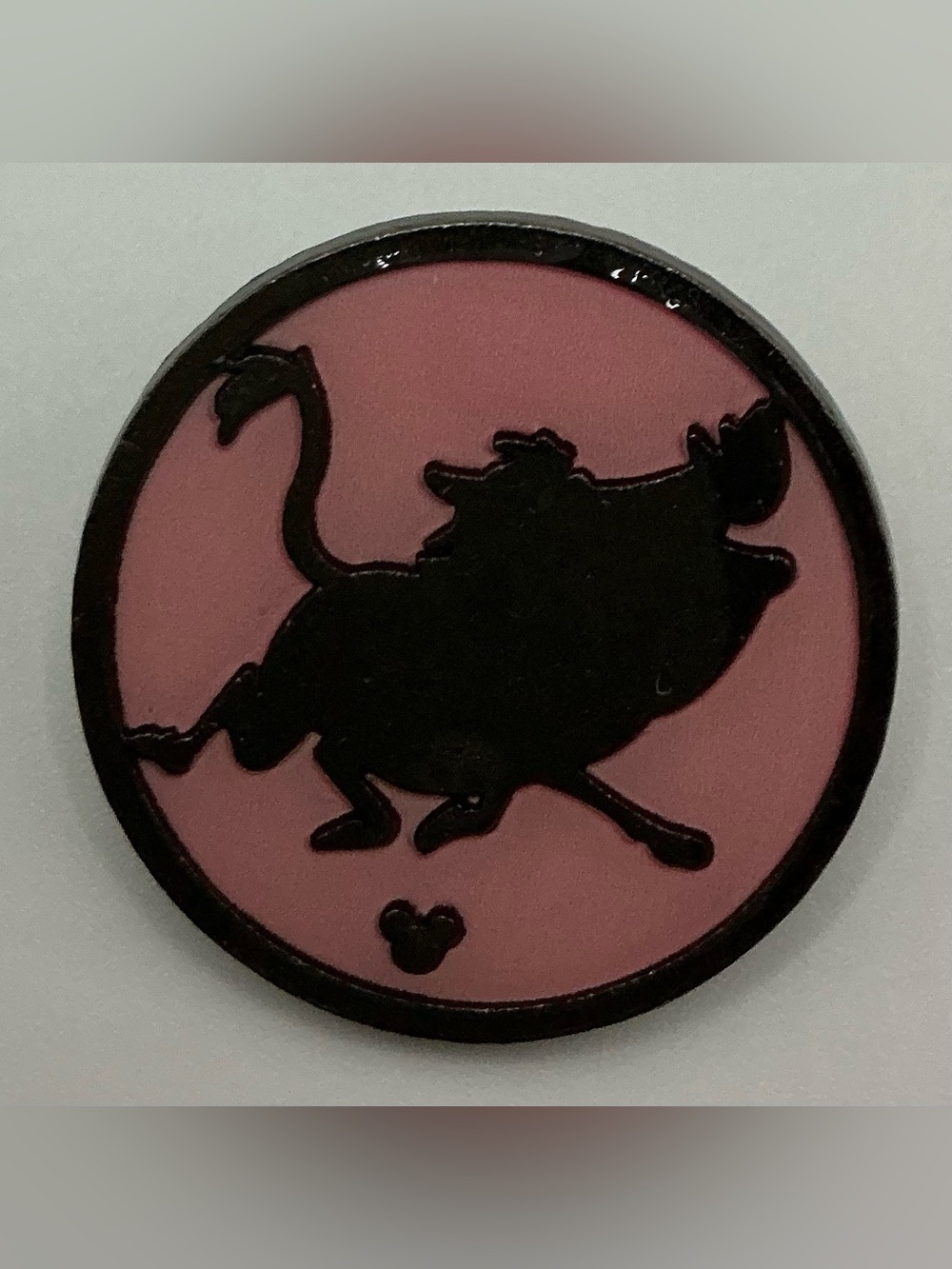 2105 DISNEY CHARACTER SILOUETTES PIN PUMBAA THE LION KING